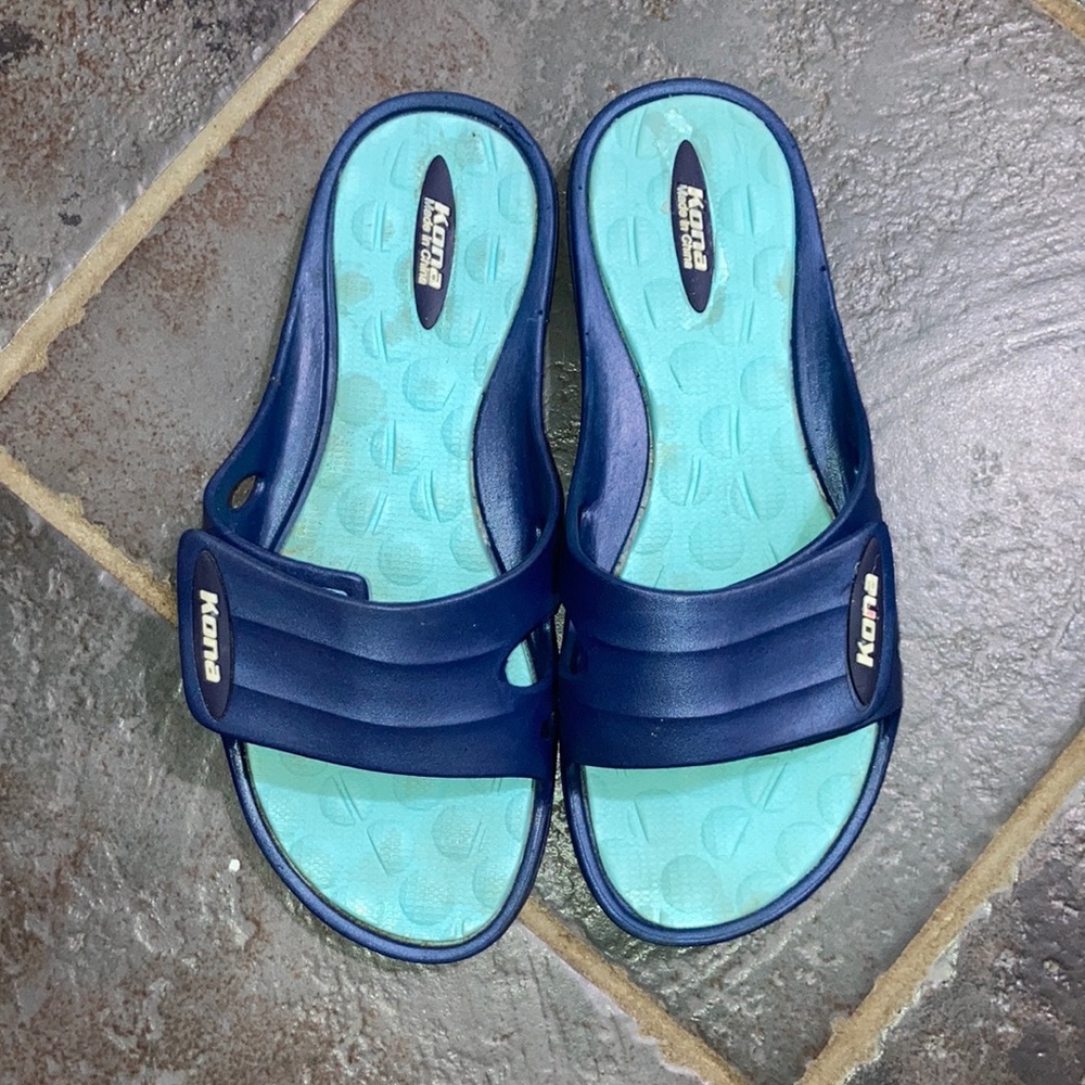 Luofu Kona slip On sandals Size 6